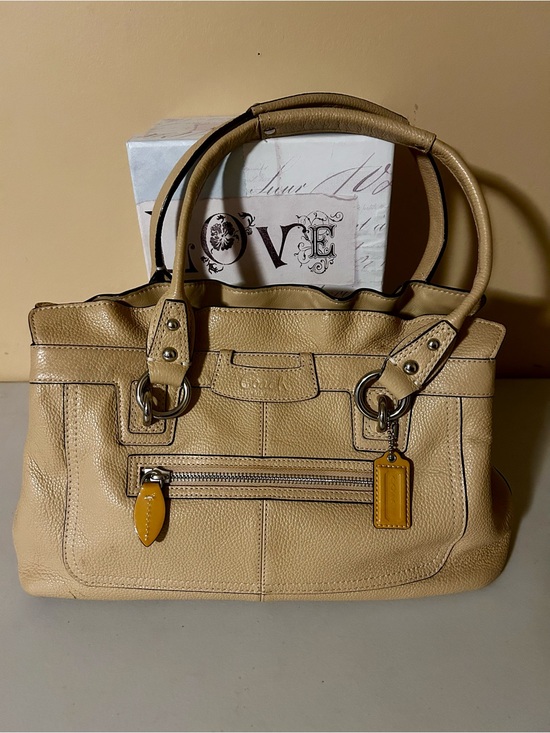 Coach Handbags - Coach Pebbled Leather Shoulder Tote in Light Tan